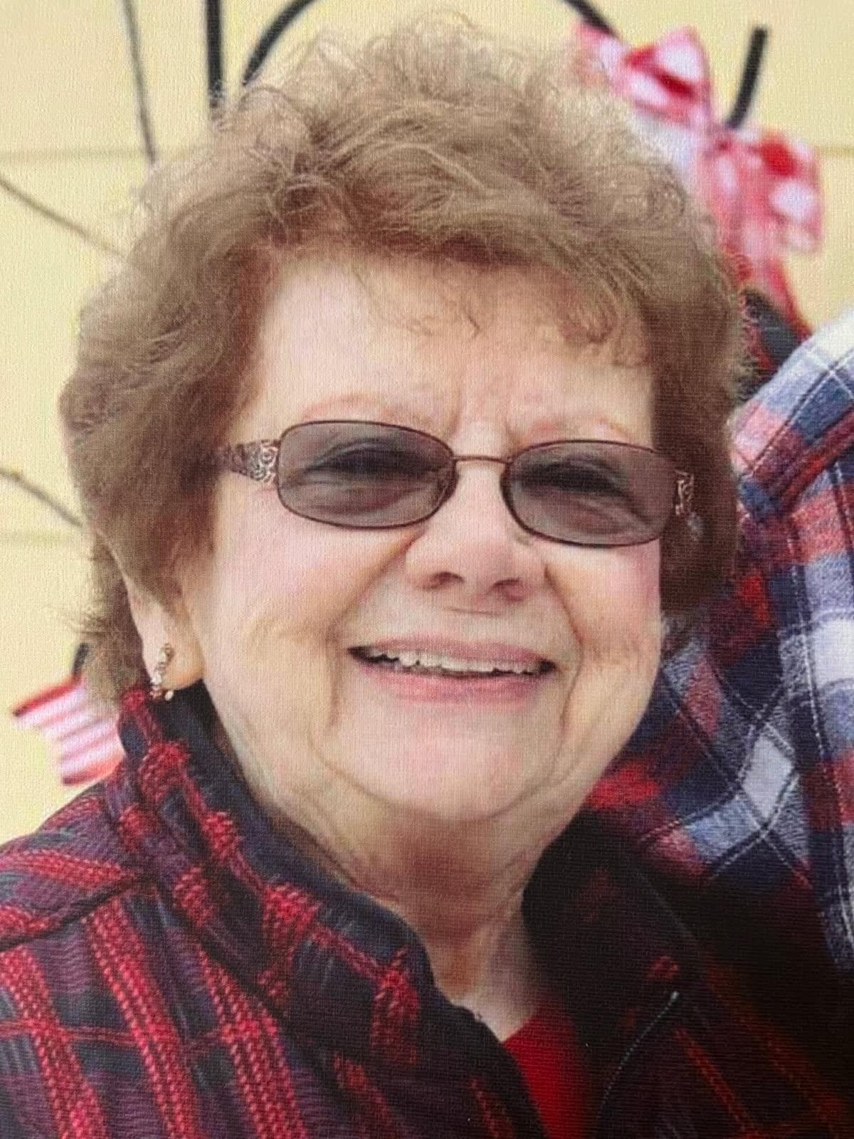 Ruth Marie (Dusek) (Dunbar) Perlich, 82, formerly of Emery, WI